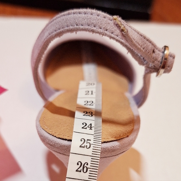 CHRISTIAN SIRIANO Kadence Slingback Kitten Heel Pumps with Pointy Toe in Orchid - Picture 15 of 15